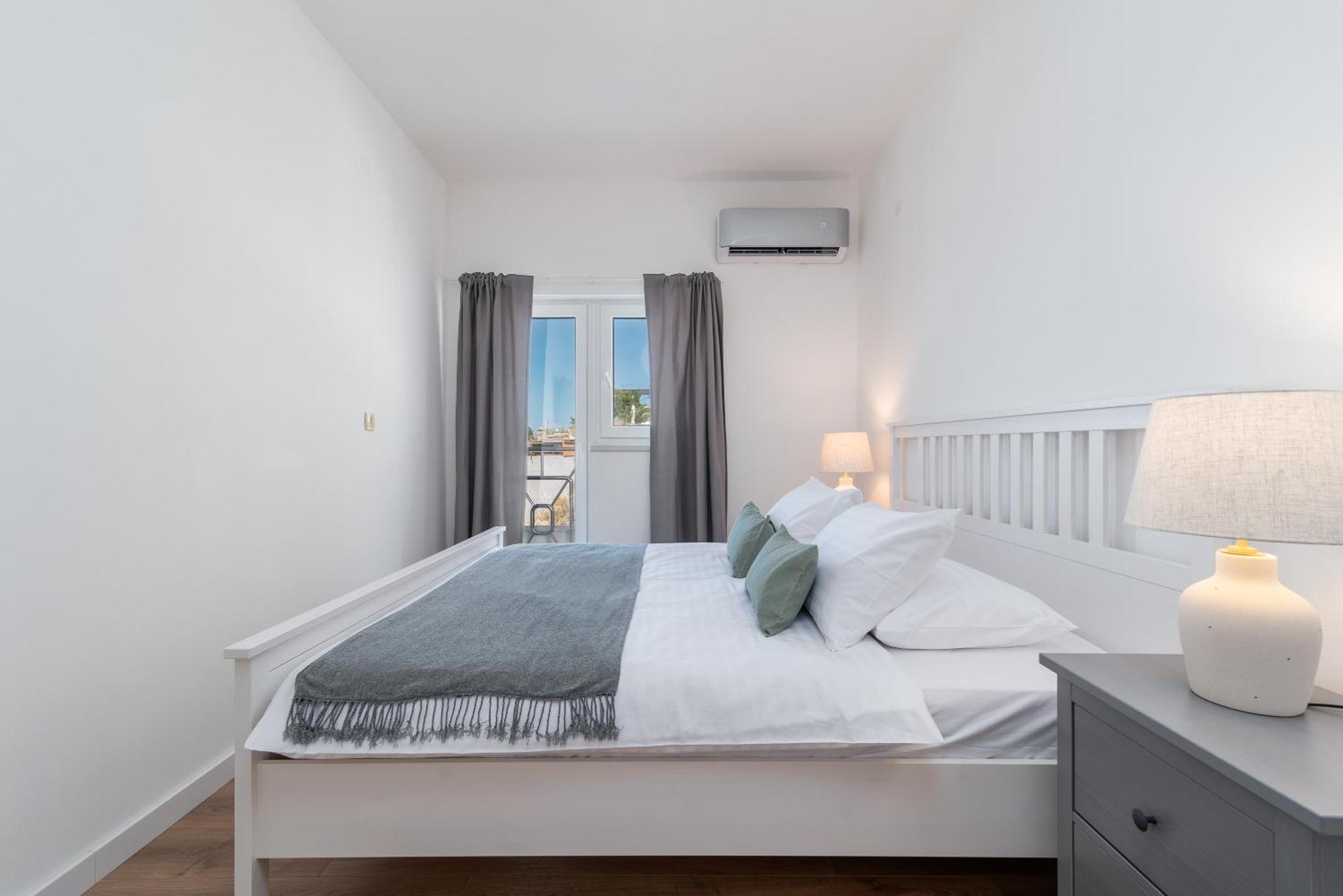 Sea View Apartment Karmen Jesenice  Buitenkant foto