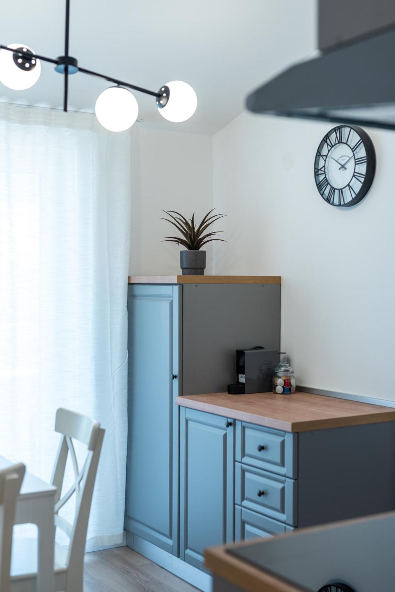 Sea View Apartment Karmen Jesenice  Buitenkant foto